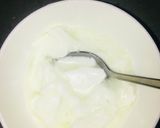 A picture of step 1 of Saffron lassi.