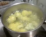 A picture of step 1 of Aloo Gobi Matar (Potato, Cauliflower, and Pea Curry).