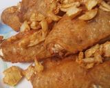 รูปขั้นตอนการทำที่ 2 ของ ปีกไก่ทอดกระเทียมพริกไทย