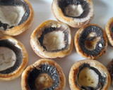 Foto del paso 1 de la receta: Champiñones rellenos de langostinos