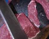 Foto langkah ke 1 dari resep Tumis Daging Black Pepper.