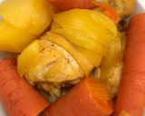 Foto del paso 4 de la receta: Caldito de pollo, zanahoria, patata y cebolla