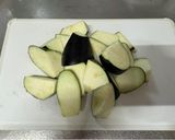 A picture of step 1 of Japanese Fried Eggplant in soy sauce.