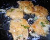 A picture of step 4 of Aloo or piyaz Pakory.