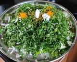 A picture of step 2 of Pumpkin leaves stir fry.