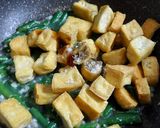 Foto langkah ke 5 dari resep Tumis tahu kacang panjang.