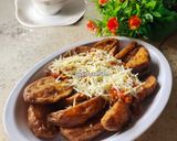 Foto langkah ke 6 dari resep Potato Wedges with Bolognese Sauce.