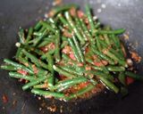Foto langkah ke 6 dari resep Tumis kikil kacang panjang.