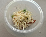 Foto del paso 3 de la receta: Huevos con brocoli, jamón y parmesano en el micro