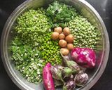 A picture of step 5 of Undhiyu.