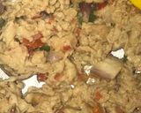A picture of step 2 of Scrambled egg bread pie.
