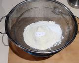 A picture of step 3 of Mango Cupcake Without Sugar.
