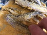 Цаца (Мойва у кукурудзяному борошні)