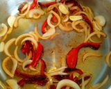 Foto del paso 3 de la receta: Ensalada Templada de Merluza frita