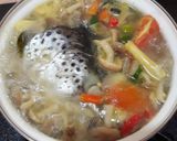 Foto langkah ke 5 dari resep Sup Asam Pedas Kepala Salmon.