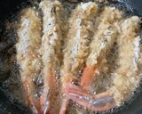รูปขั้นตอนการทำที่ 4 ของ กุ้งชุบแป้งทอดครั้งแรก