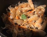 Une image de l'étape 2 de Bouillon de crevettes, wasabi, citron et soja.