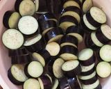 Foto langkah ke 1 dari resep Terong Tumis Tauco.