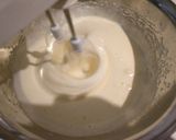 Foto del paso 1 de la receta Tarta de mousse de frambuesa y mango y bizcocho de pistachos