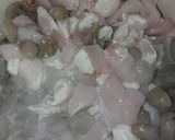 Foto del paso 3 de la receta: Pollo cremoso con champiñones 🍗