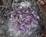 A picture of step 2 of Ridge gourd egg fry.