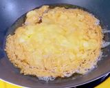 Foto langkah ke 2 dari resep Telur dadar krispi keju.