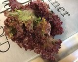 Une image de l'étape 5 de Salade de romaine aux betteraves rouges, tomates, frisée rouge et feta.