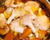 Hình bước làm 2 của món Canh Bí Đỏ Nấu Nấm Thịt