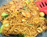 Gambar langkah 4 resipi 👩🍳Mi Goreng Basah Seafood.