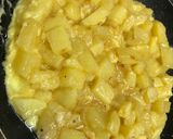 Foto del paso 7 de la receta: Tortilla de papa (no llego a española porque le falta el cantimpalo)