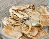 【剝皮辣椒蘿蔔錢雞湯】免廚藝！免調味！新手媽媽們最愛的一道料理的食譜步驟2照片