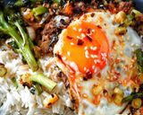 A picture of step 4 of Soy & Ginger Beef Rice Bowl With Chilli Egg.
