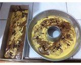 Foto langkah ke 5 dari resep Bolu Marble Choco Chips.