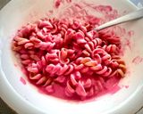 Foto del paso 5 de la receta: Fideos saborizados con salsa de betarraga