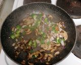 A picture of step 4 of Cheese, Mushroom, onion and pepper omelette.