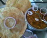 A picture of step 6 of Sama rice,wheat atta ki poori with white matar.