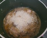 Foto del paso 2 de la receta Arroz caldoso con guiso de conejo. En un plis plas