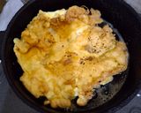 Foto langkah ke 4 dari resep Telur Dadar Krispi ala Kopi Klotok.