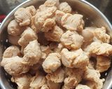 A picture of step 1 of Soya chunks dry Manchurian.