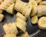 Foto del paso 2 de la receta: Merienda de fresas, plátano y yogur de coco🍌 🍓 🥥