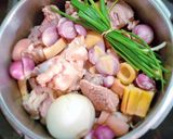 Hình bước làm 2 của món GIÒ HEO hầm măng tươi