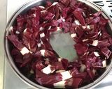 Une image de l'étape 4 de Salade aux deux endives, roquefort et sauce maison.
