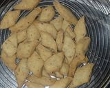A picture of step 3 of Kasuri Magic Namak Pare.