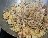 Foto langkah ke 18 dari resep Chai Tow Kway (Fried Carrot Cake).
