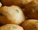 आलू स्टफ उड़द की दाल का बड़ा रेसिपी चरण 3 फोटो