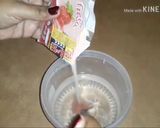Foto del paso 1 de la receta: Gelatina de lechera con fresas encapsuladas!!!