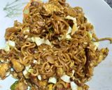 Foto langkah ke 3 dari resep Indomie Goreng Pedas.