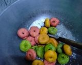 Foto langkah ke 9 dari resep Donat mini glasir gula.