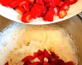 A picture of step 2 of Dessert Eton Mess.