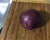 Une image de l'étape 1 de Moules à l'oignon rouge tomates coriandre et crème.